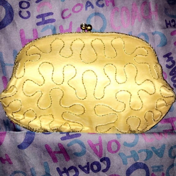 MINT CONDITION 1960 BEADED CLUTCH BY DEBBIE - Picture 7 of 8